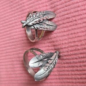 2x Feather Rings